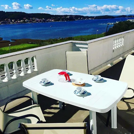 Apartment In With Sea View, Balcony, Air Conditioning, Wifi 4325-1 Supetarska Draga