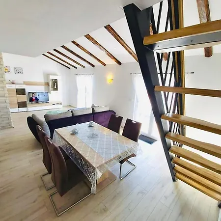 In With Sea View, Balcony, Air Conditioning, Wifi 4325-1