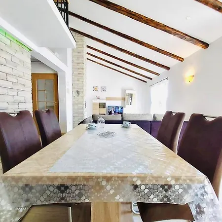 In With Sea View, Balcony, Air Conditioning, Wifi 4325-1 *