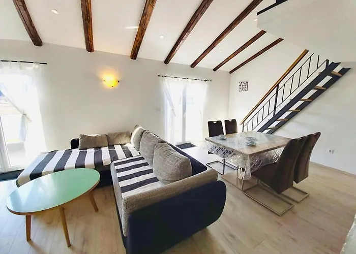 Apartment In With Sea View, Balcony, Air Conditioning, Wifi 4325-1 *